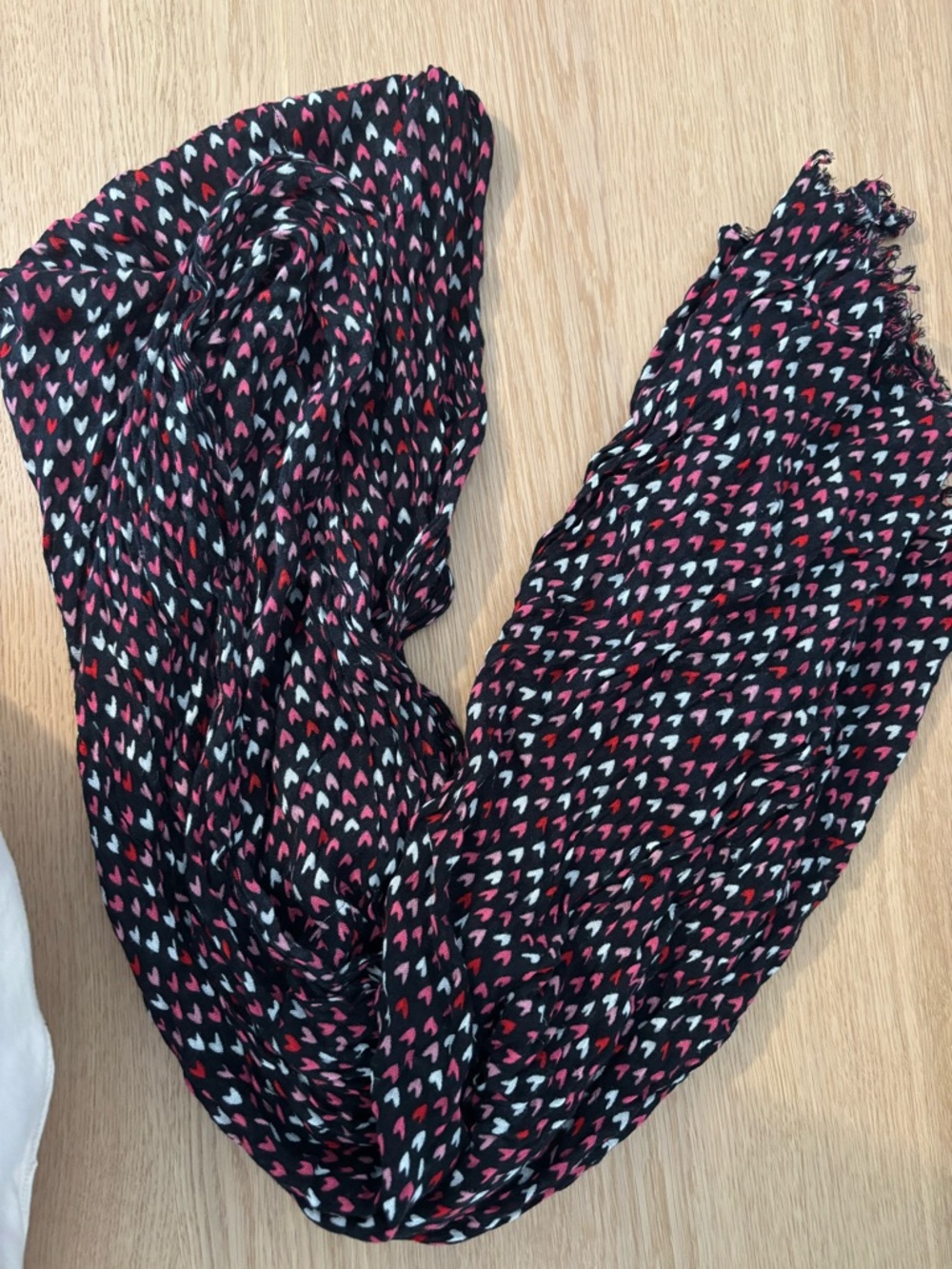 Women’s mini heart scarf